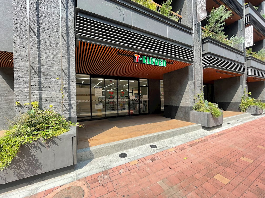 Re+Nudgeone.大橋 ｾﾌﾞﾝｲﾚﾌﾞﾝ 西鉄大橋駅前店