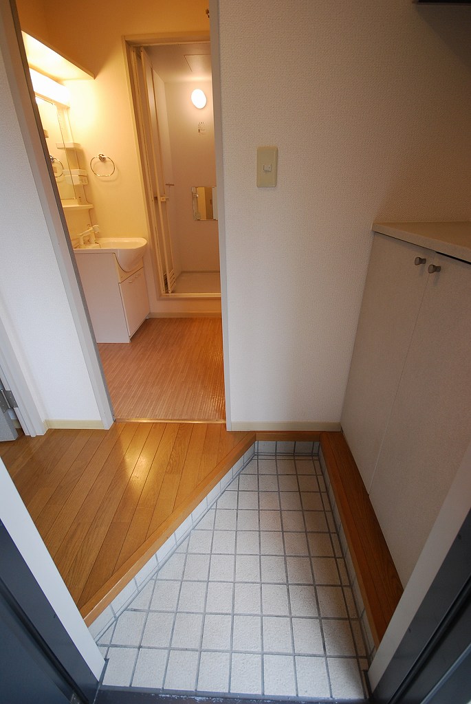ソレイユ大谷　 玄関※他部屋参考写真