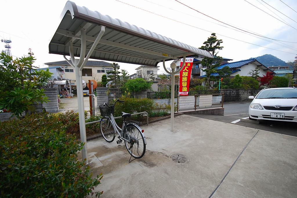 プラシードA 駐輪場