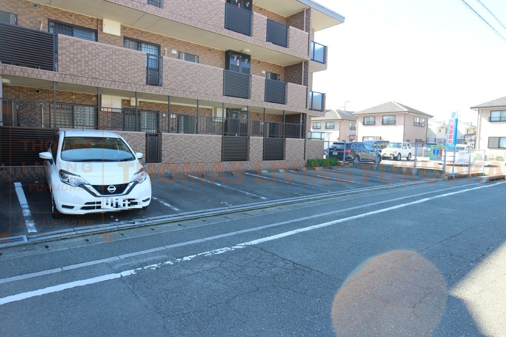 ルミエール98 駐車場