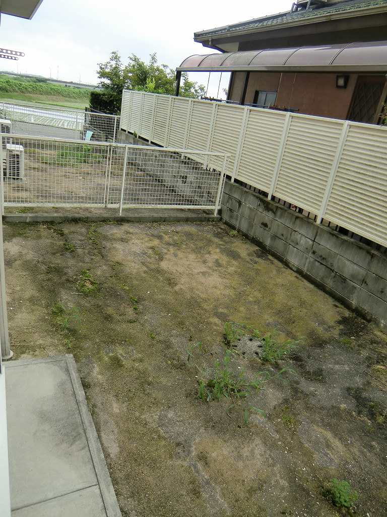 シャーメゾン筑紫 広い専用庭です。