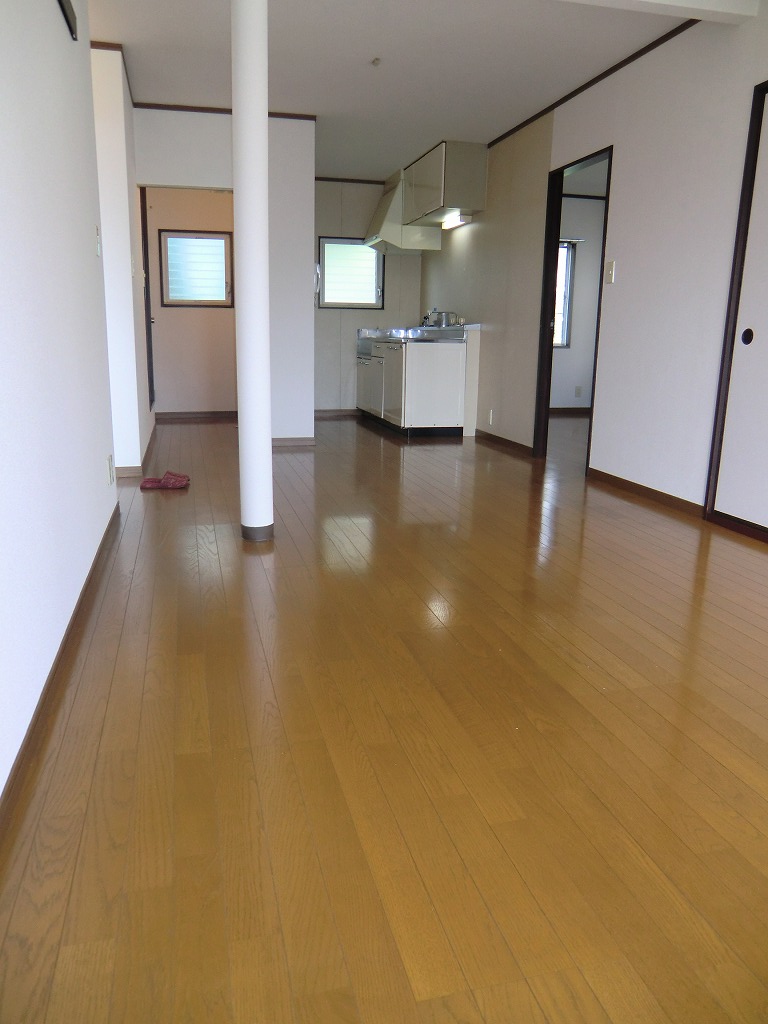 国分ハイツ 広々したリビング ・別号室参考写真
