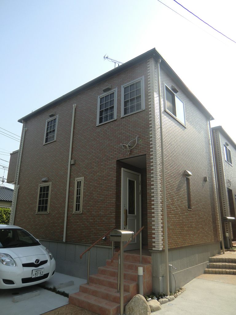 ワンちゃん飼育可能な戸建てです。