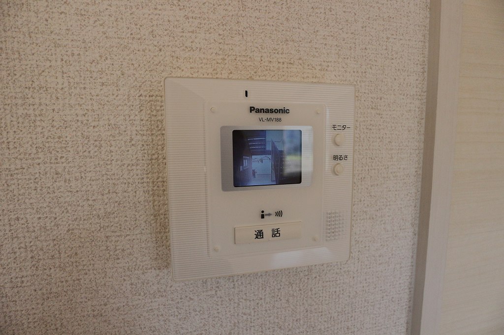 サンフローラ 暮らしの安全を守るモニター付インターホン。