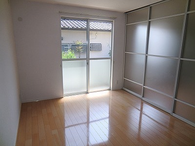シャーメゾン舞 リビングと洋室を繋げて広々と使って頂けます。