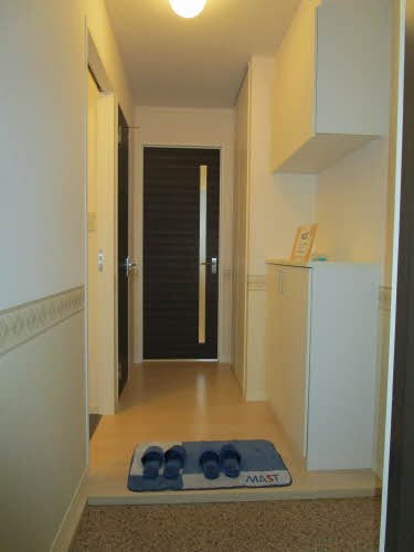 セレーノ・プレイスB 玄関