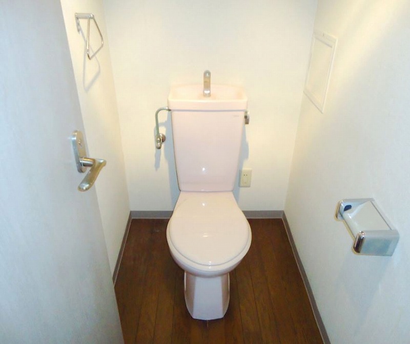 カステリア日の里  トイレにはウォシュレット設置可能です。