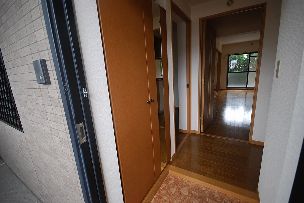 ピア白水ヶ丘 玄関　※別号室参考写真