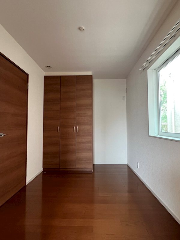 春日原南町4丁目戸建 洋室