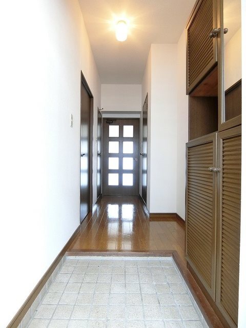 シャトル浩栄 玄関