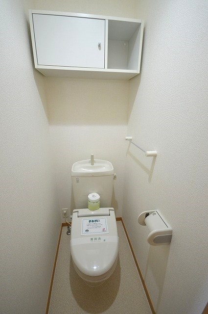 アベンシスパーク　C棟 扉付きの収納で綺麗に見せられます。