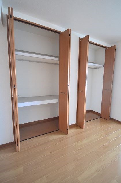 スカイシャトレ柚須 収納