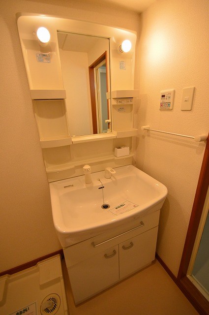スカイシャトレ柚須 洗面所