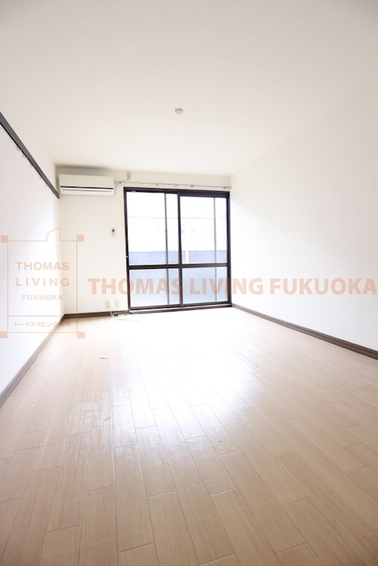 オークヒルズ二日市 広々としていて家具の配置もしやすいです・別号室参考写真