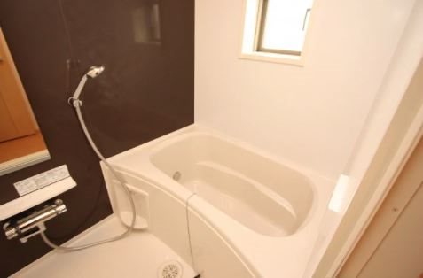 リュクス 小窓があり換気がしやすいですね。