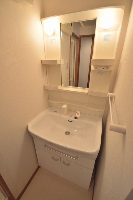 スカイシャトレ柚須 洗面所