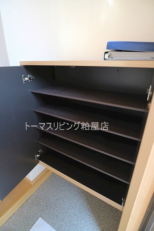 フォンティーヌ清水　B棟 玄関
