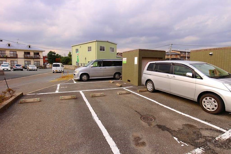 セントラルビュー英 敷地内駐車場