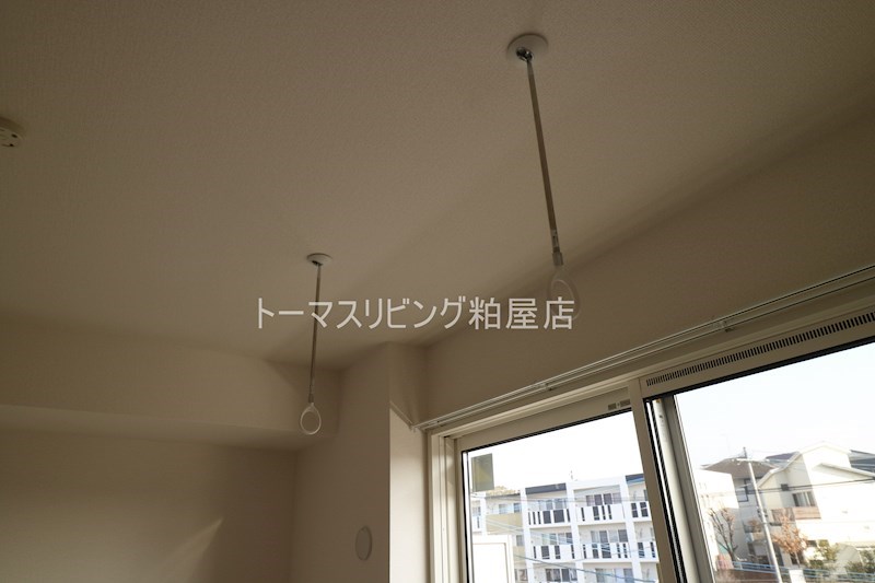メゾンモンレーヴ 室内洗濯物干し