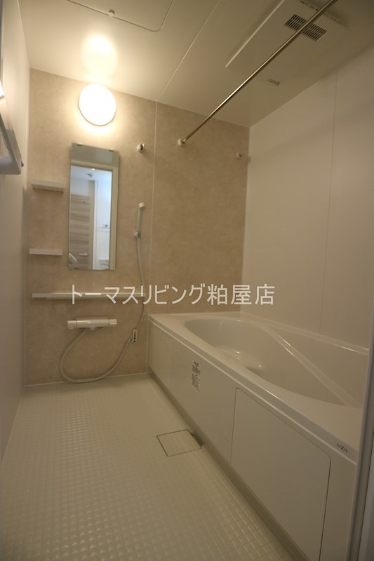 メゾンモンレーヴ 足も延ばせる一坪風呂