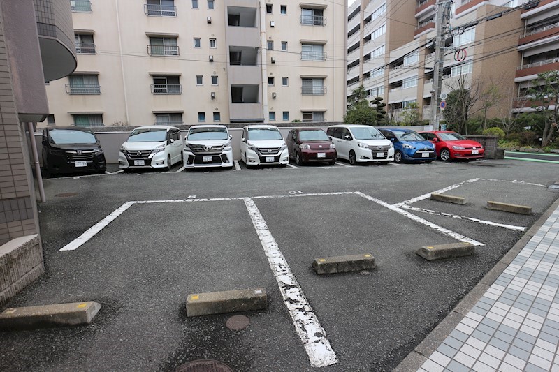 ジェントル藤崎 駐車場
