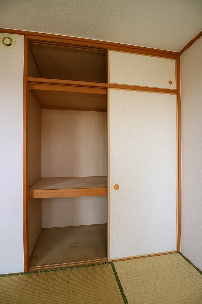コアマンション白木原ネクステージ 押入れ