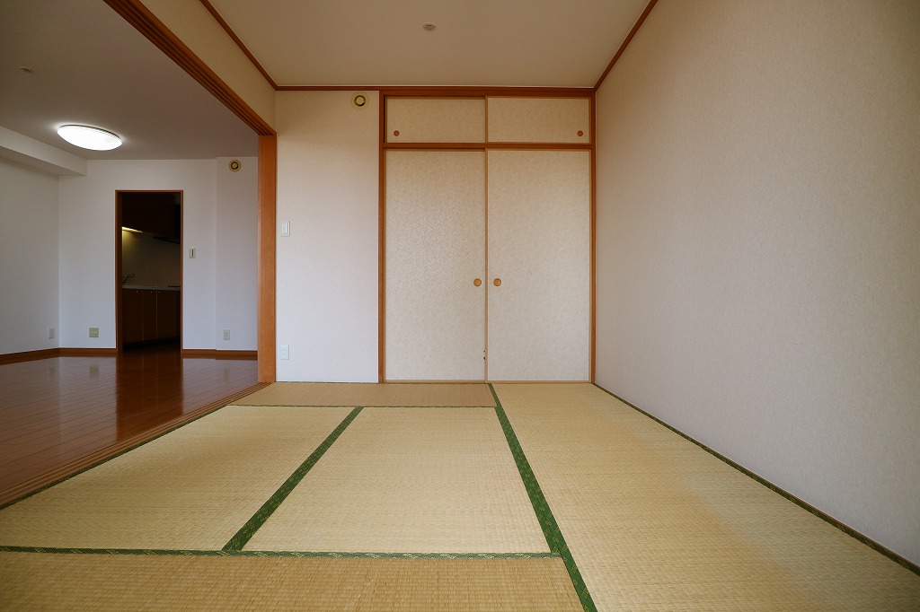コアマンション白木原ネクステージ 和室
