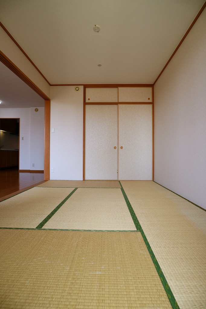 コアマンション白木原ネクステージ 和室