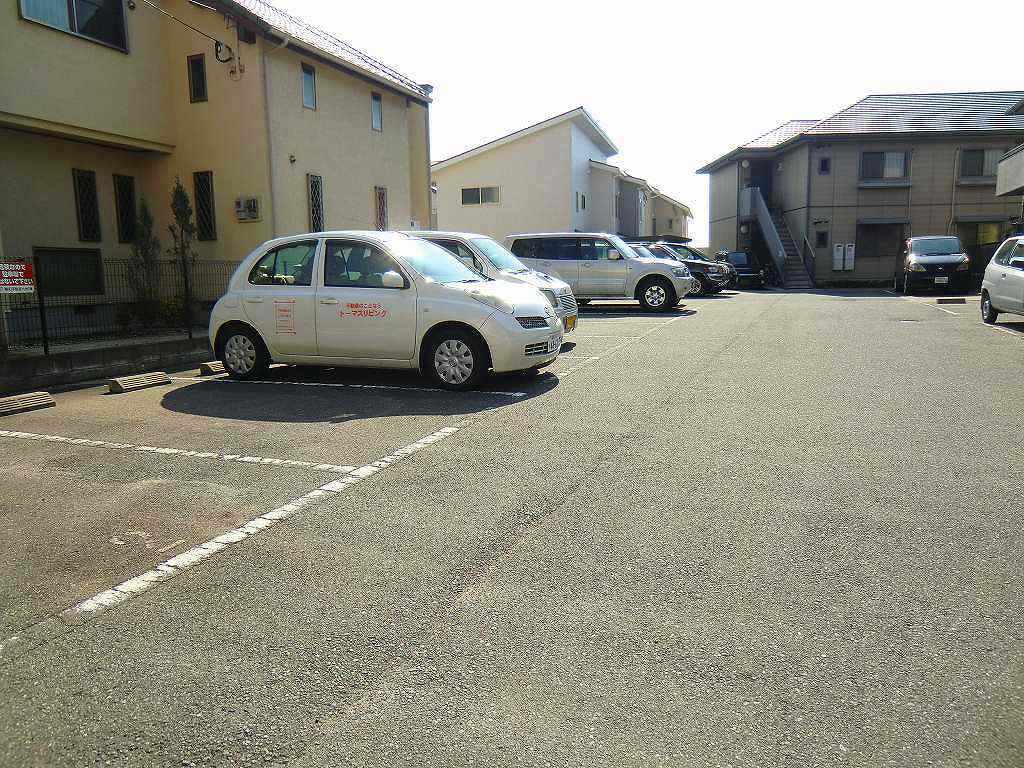 エクセラン国分Ⅱ 敷地内駐車場