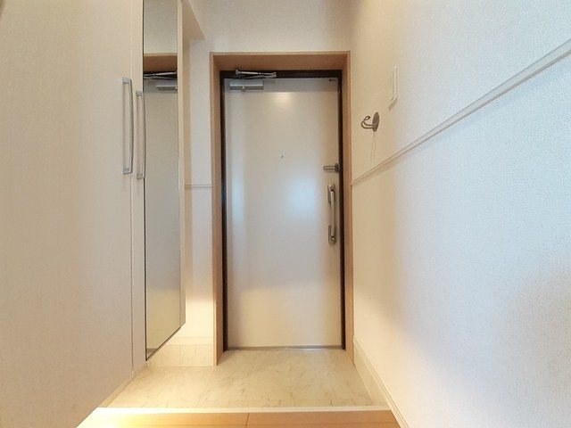 アンソレイユ オートロック付きです。