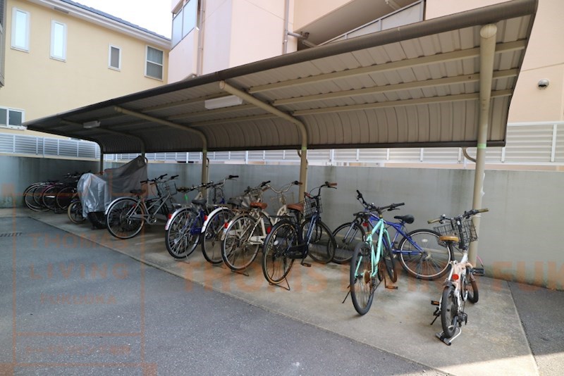 クリエイティブハイツ春日原 駐輪場