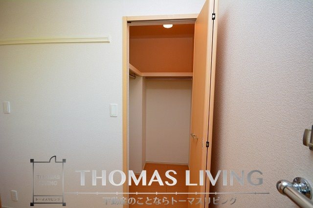 プラシードメゾン 大容量のクローゼット御座いますよ。