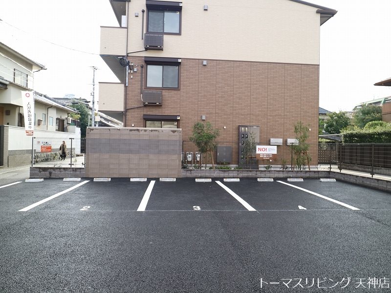 D-room地行  駐車場