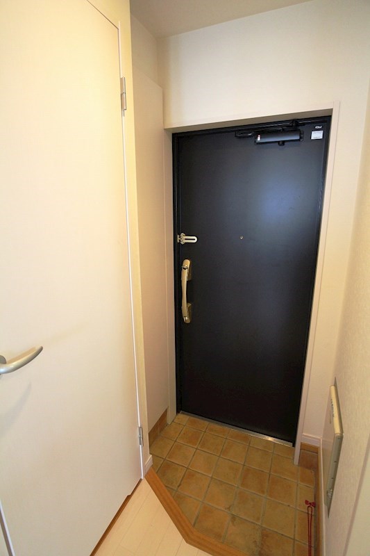 アイビースクエア 玄関です。※別部屋参考画像