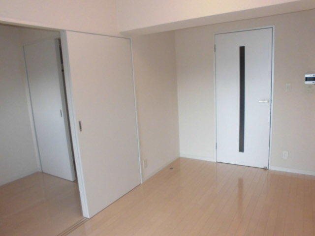 アメニティ香椎宮前 洋室　別号室参考写真