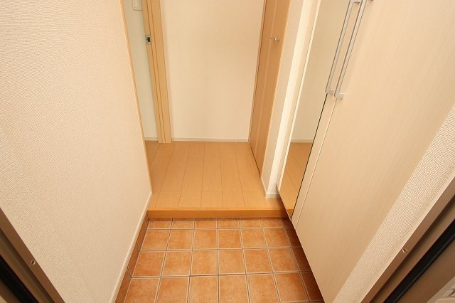 サンフォレスト 全身鏡付きで、お出かけ前の身だしなみチェックもばっちり！