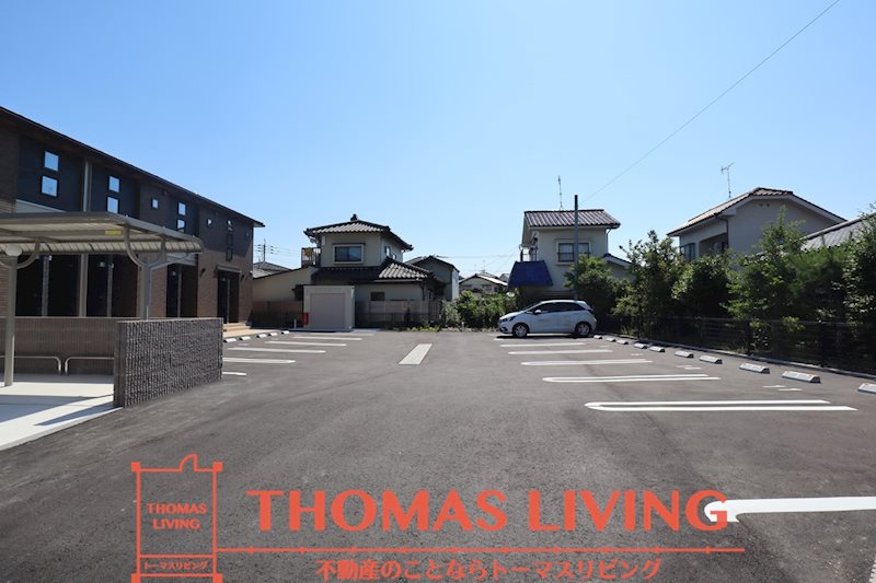 ラルース福津 駐車場