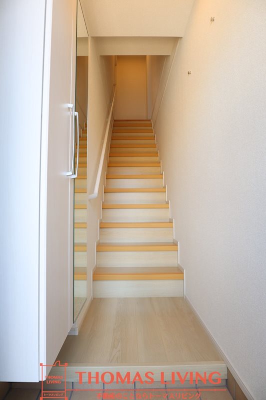 ラルース福津 玄関