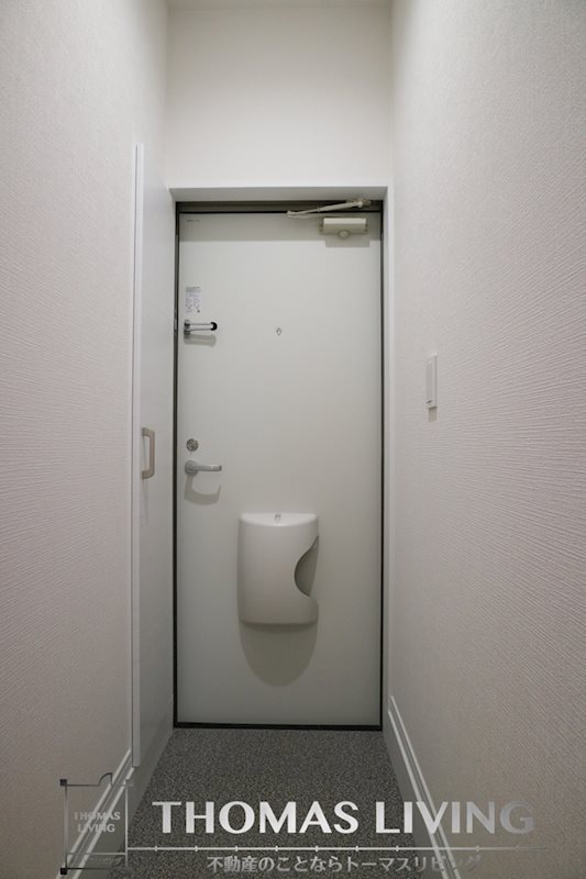 アズール九工大前 靴の収納がついてるので玄関がスッキリしますね。