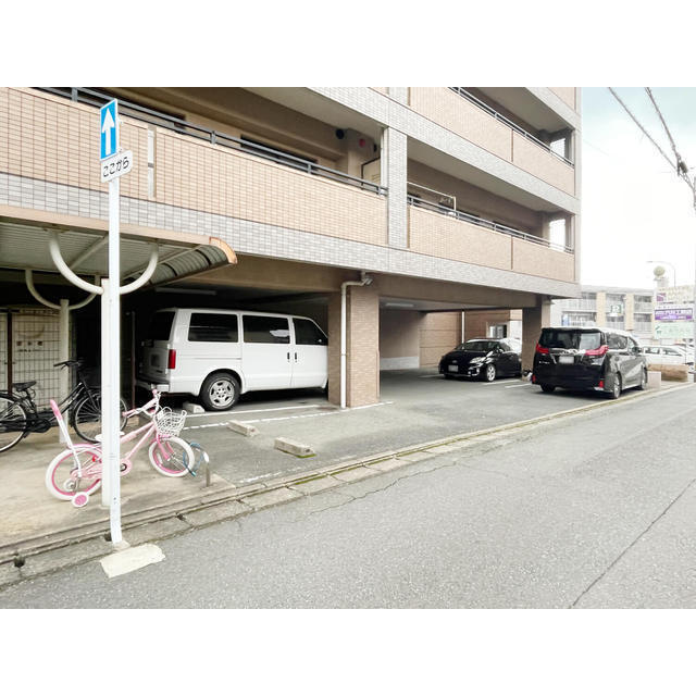クロッシュ東油山 駐車場