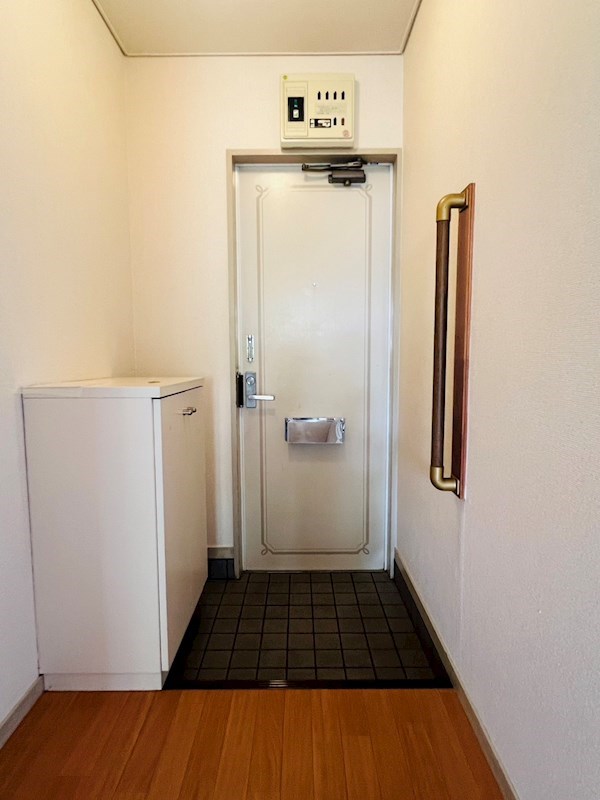 アドバンストラスト26B  玄関※別号室参照