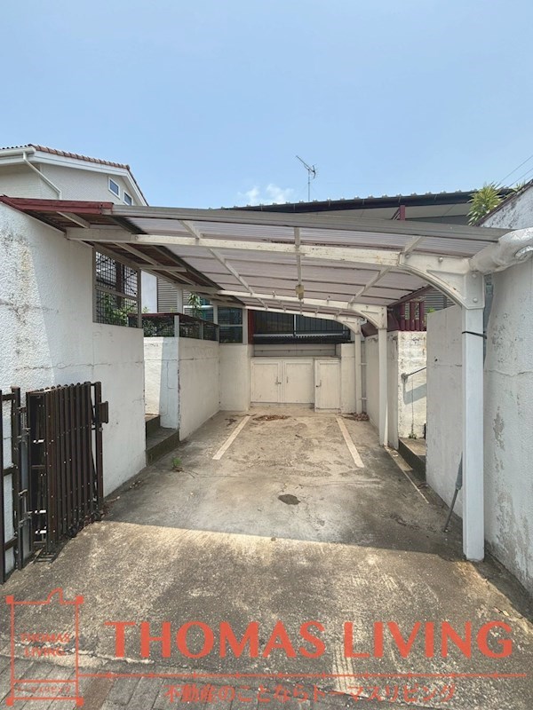 青山1丁目戸建 駐車場スペース　１台無料！