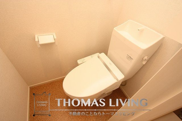 ラマージュ A 嬉しいウォシュレット付きです。