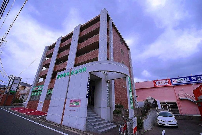 すぐ隣は31号線で通勤・通学に便利