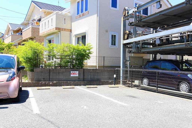 コモドパラッツォ 駐車場