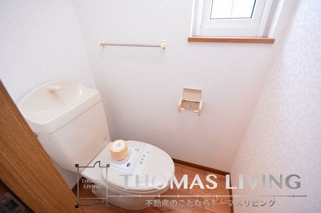シャルマン横田 B棟 小窓があり換気がしやすいですね。
