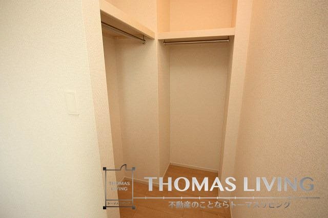 ノイ プロメナーデ 大容量のウォークインクローゼット御座いますよ。