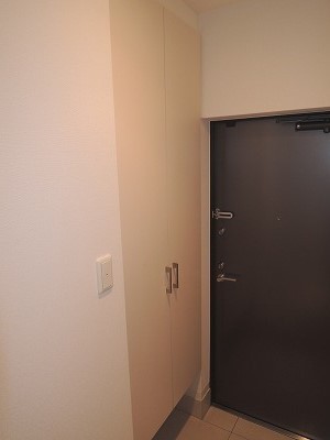 福岡県福岡市南区清水１丁目 玄関