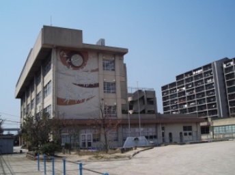リファレンス箱崎 福岡市立東箱崎小学校