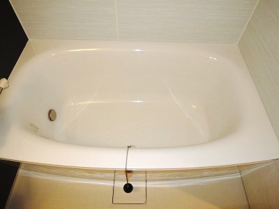 グランディア清水 浴室　広いバスタブ。